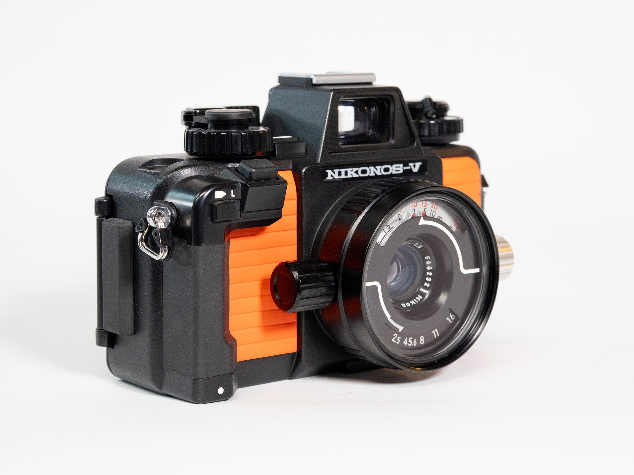 ニコン Nikon NIKONOS-V + 35mm 単焦点付き防水カメラ Nikonos V 35mm Film Camera with Nikkor 35mm Lens – Viejita Vintage