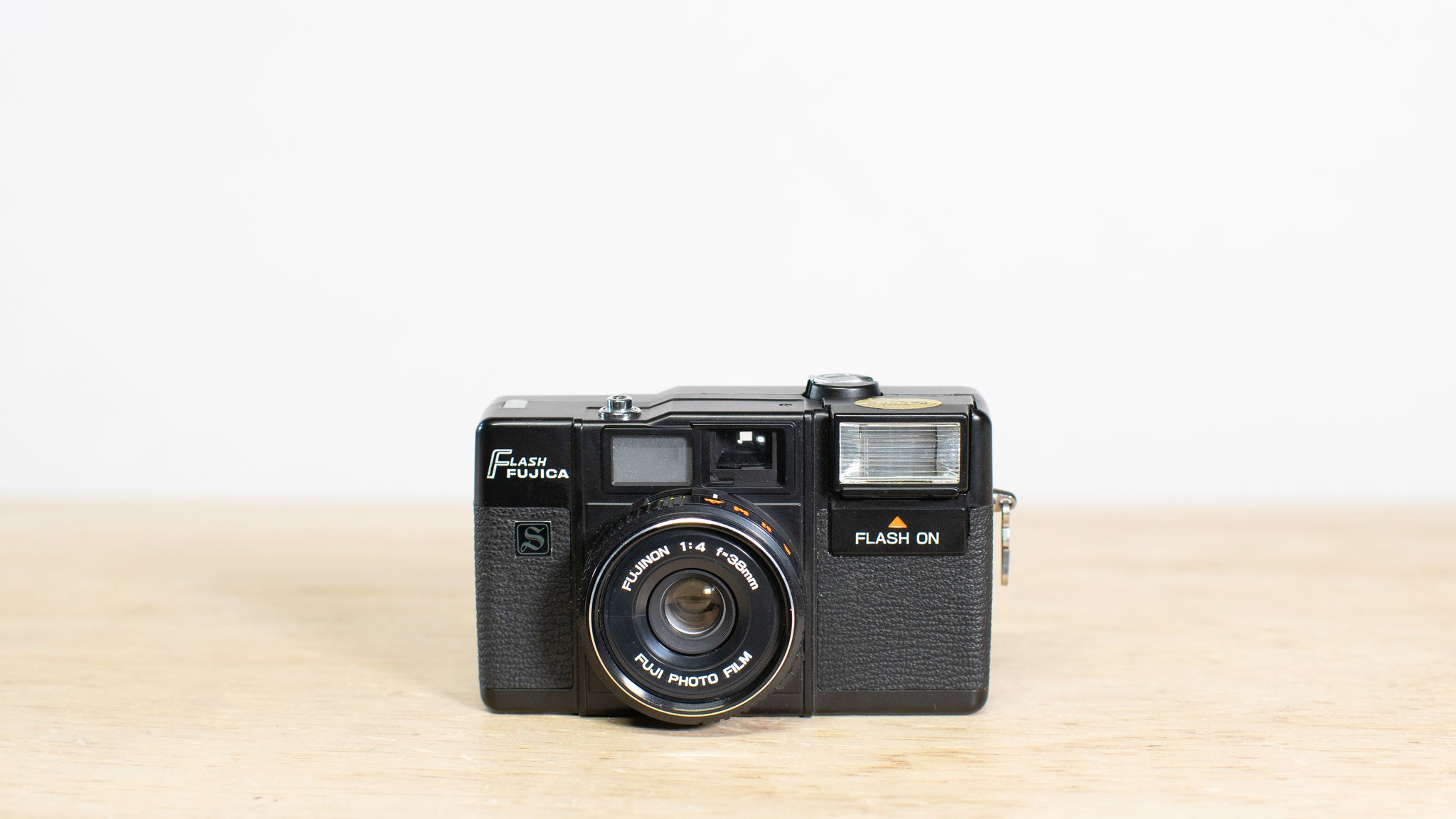 Fujica Fuji 35mm Film Camera Fujica DL-100 35mm Film Camera – Relics