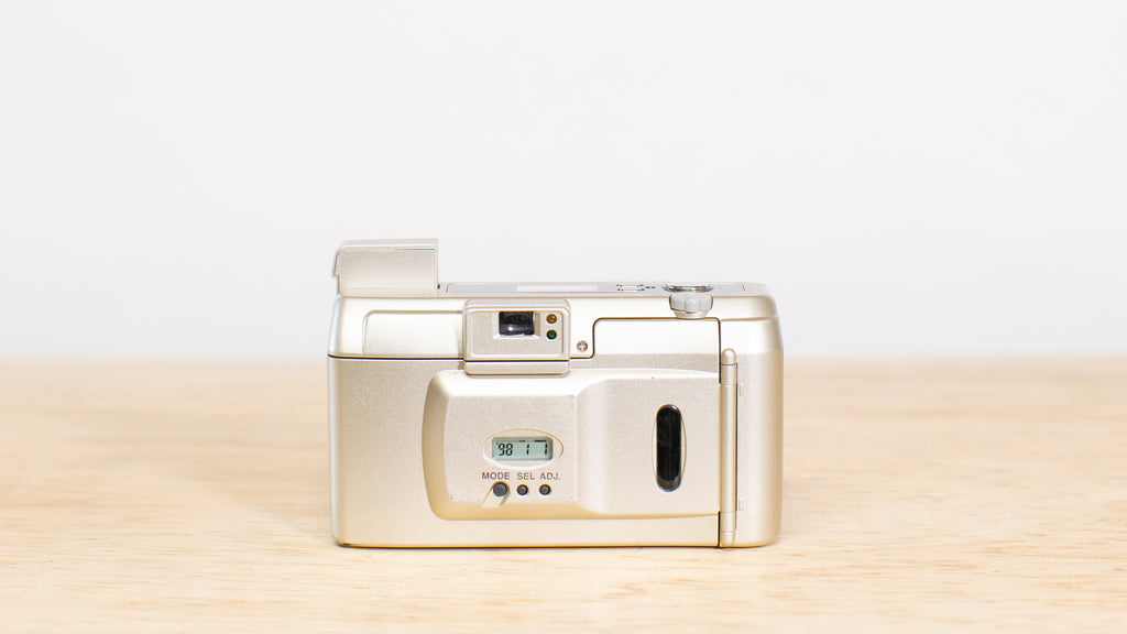 Nikon Lite.Touch Zoom 110s Vintage cameras collection by Sylvain Halgand Nikon Lite.Touch Zoom 110s Vintage cameras collection by Sylvain Halgand