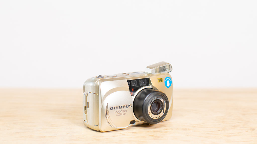  Olympus 38-140mm zoom lens