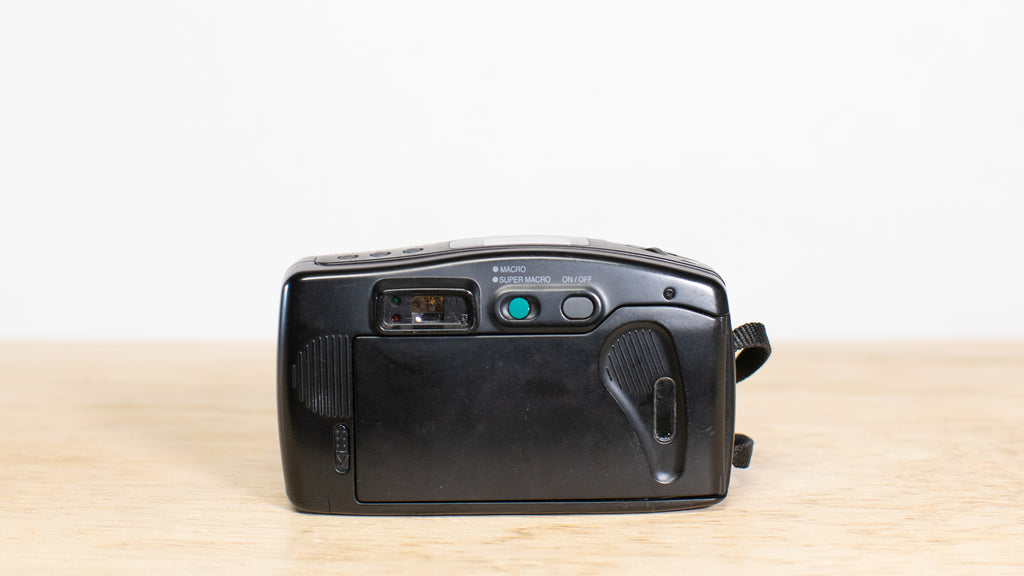 35mm camera with Samsung 38-105mm zoom lens