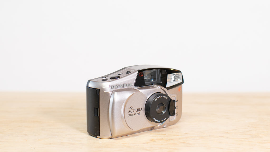 Olympus Infinity Accura Zoom XB700 35mm Camera