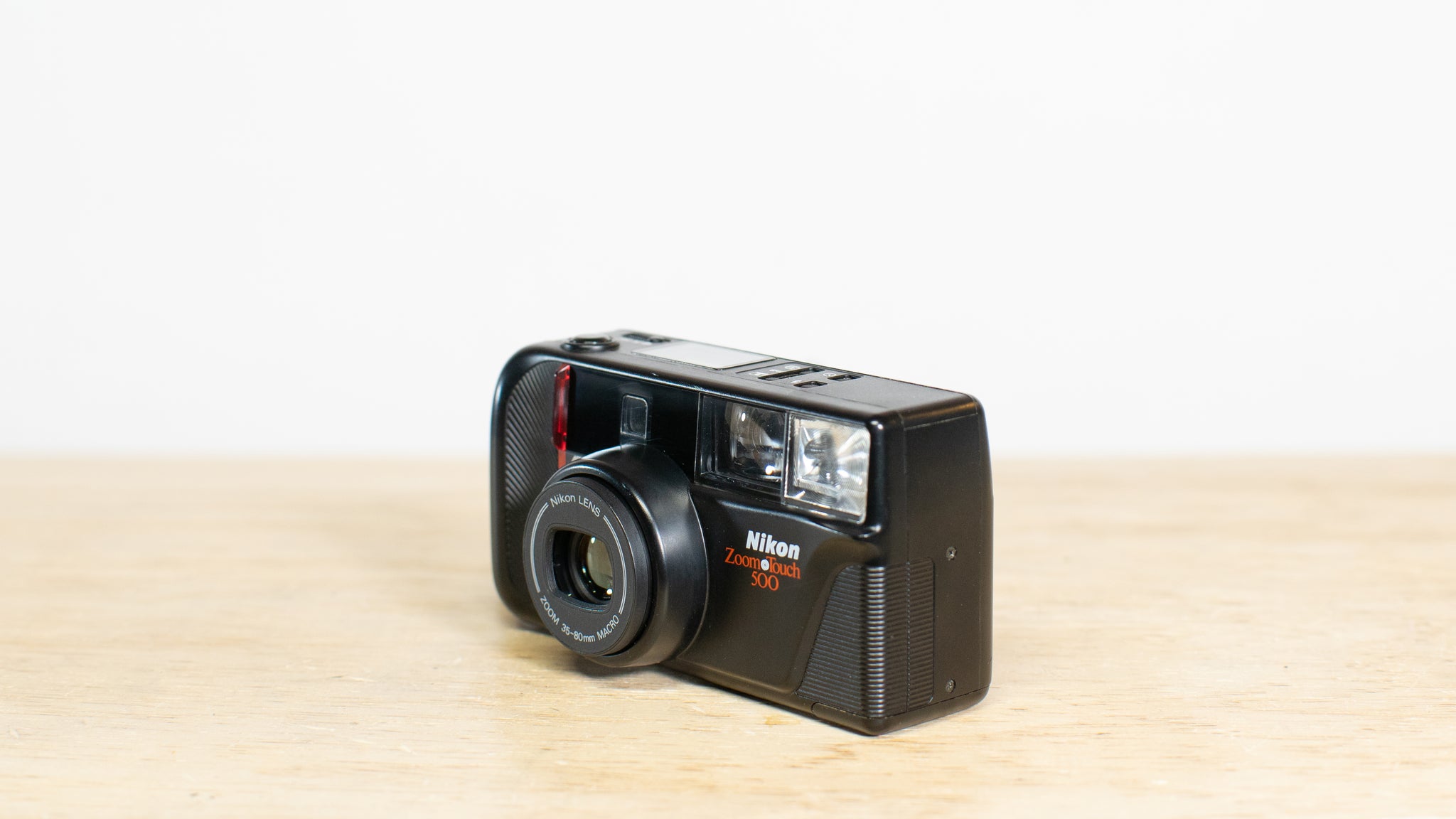 キ*２様 Nikon　D5000 ＋　ストロボ ショット数1,296回　1.3% Amazon | Nikon デジタル一眼レフカメラ D5000 レンズキット D5000LK