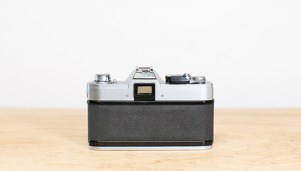 Canon FD 50mm 1:1.8 prime lens