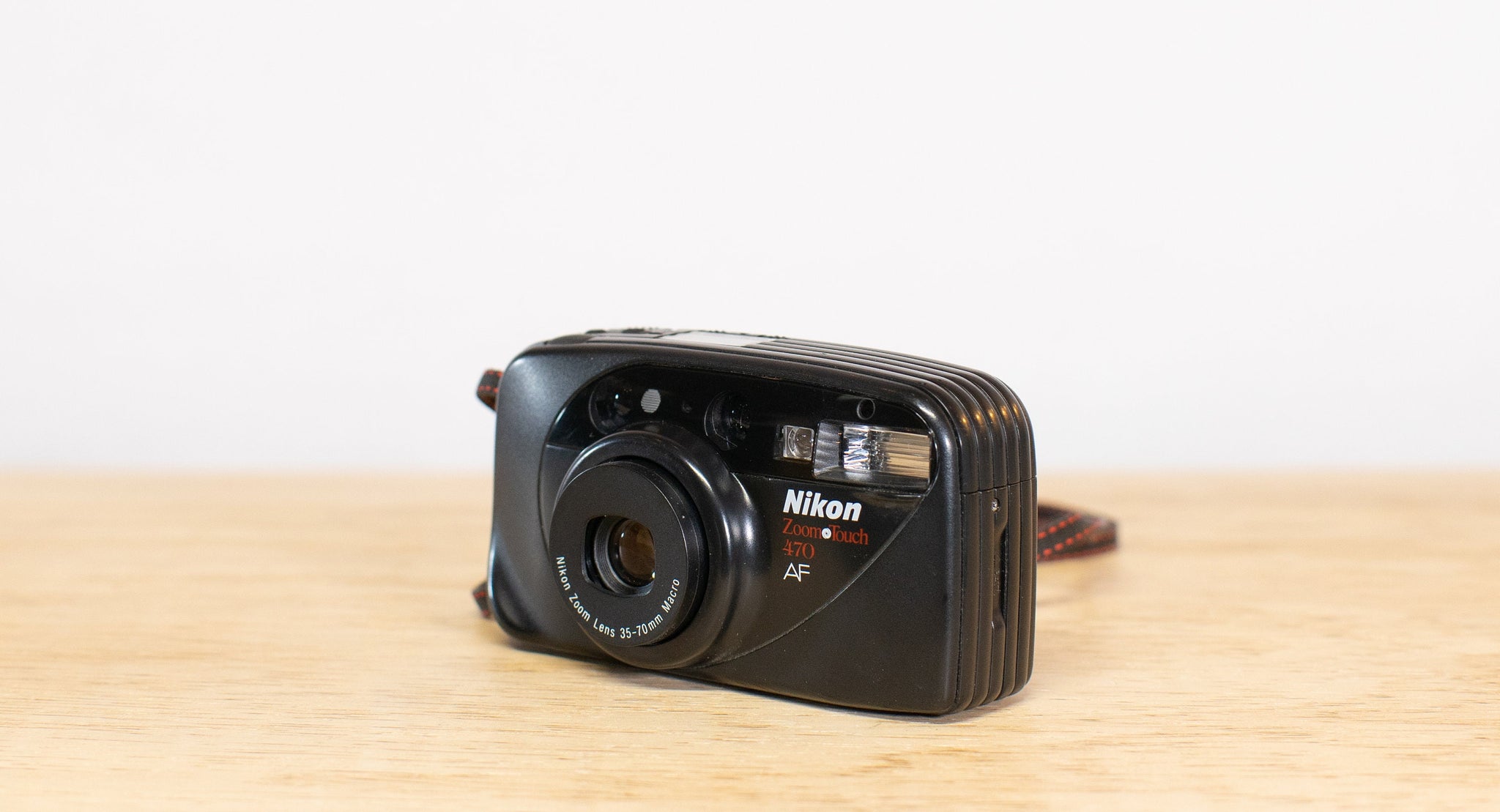 フィルムカメラ Nikon Zoom Touch 470 AF 35mm film Camera Nikon Zoom Touch 470 AF - How To Load Film (And Rewind) - YouTube